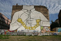 800px-GraffitiBerlinBlu.jpg