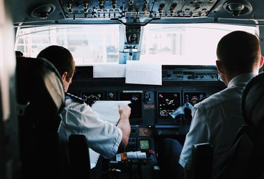 Flugzeug-Cockpit.jpg